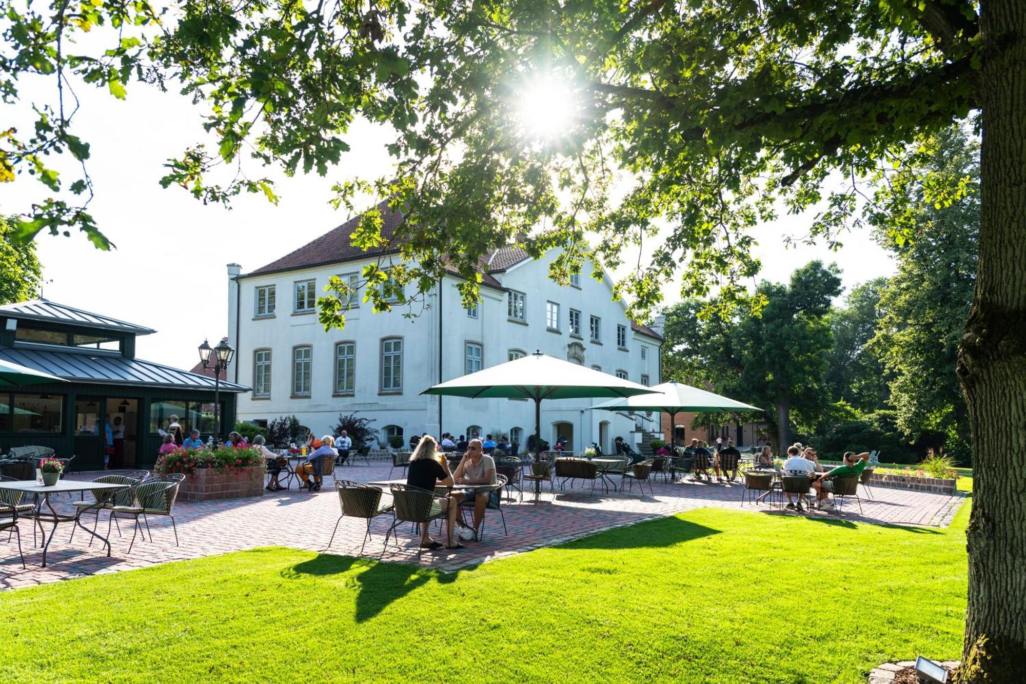 Hotel & Gaestehaus Gut Kaden Alveslohe Экстерьер фото