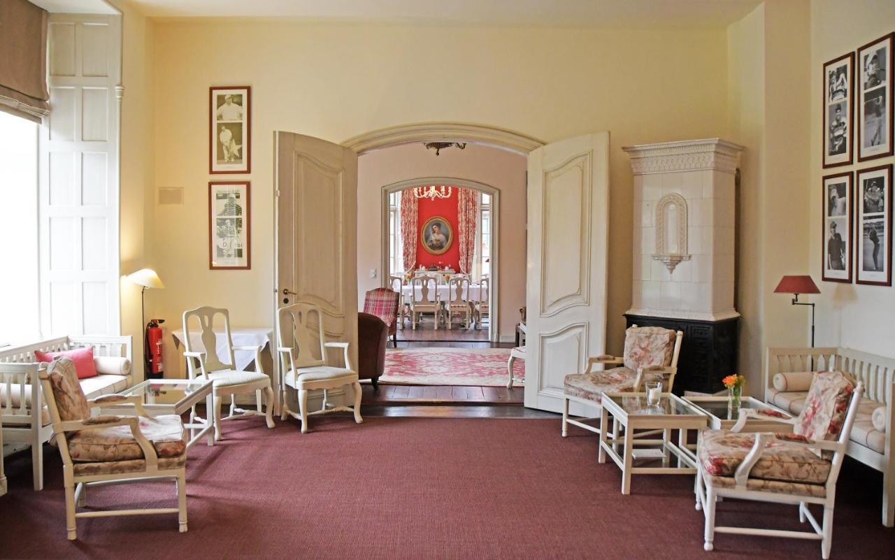 Hotel & Gaestehaus Gut Kaden Alveslohe Экстерьер фото